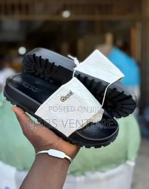 Gucci Stepper. 39-44