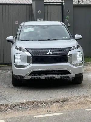 Mitsubishi Outlander SEL Launch Edition 2022 White