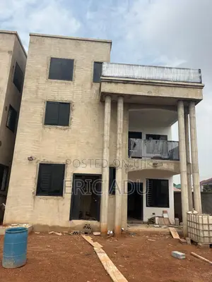 5bdrm Block of Flats in Community 25 for sale