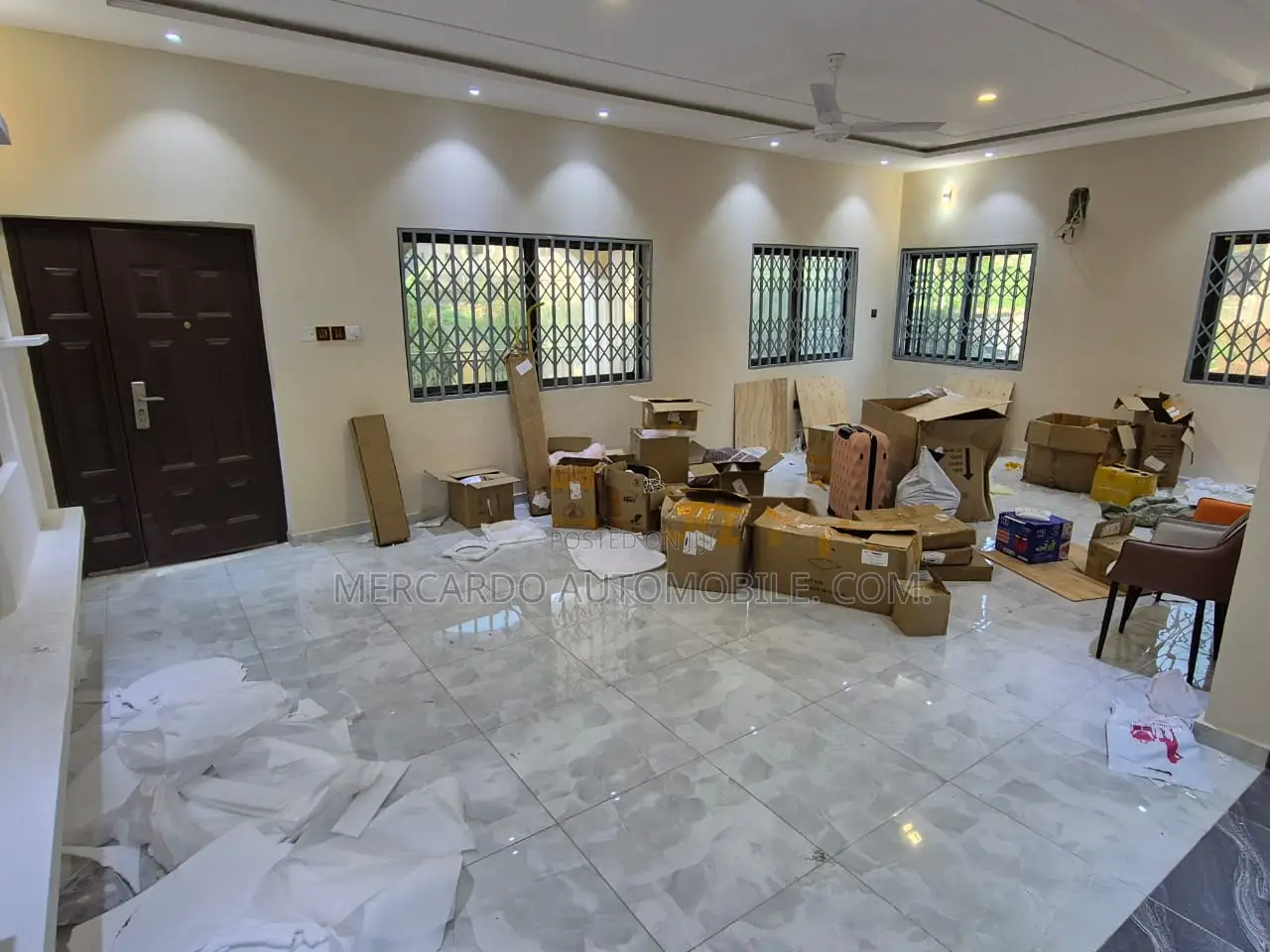 3bdrm Apartment in Ashongman Estate, Police Station for rent