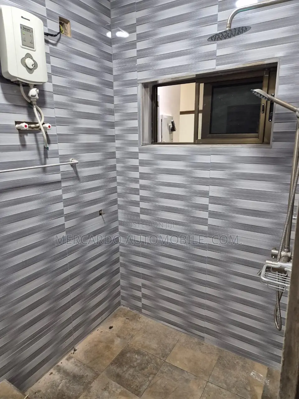 3bdrm Apartment in Ashongman Estate, Police Station for rent