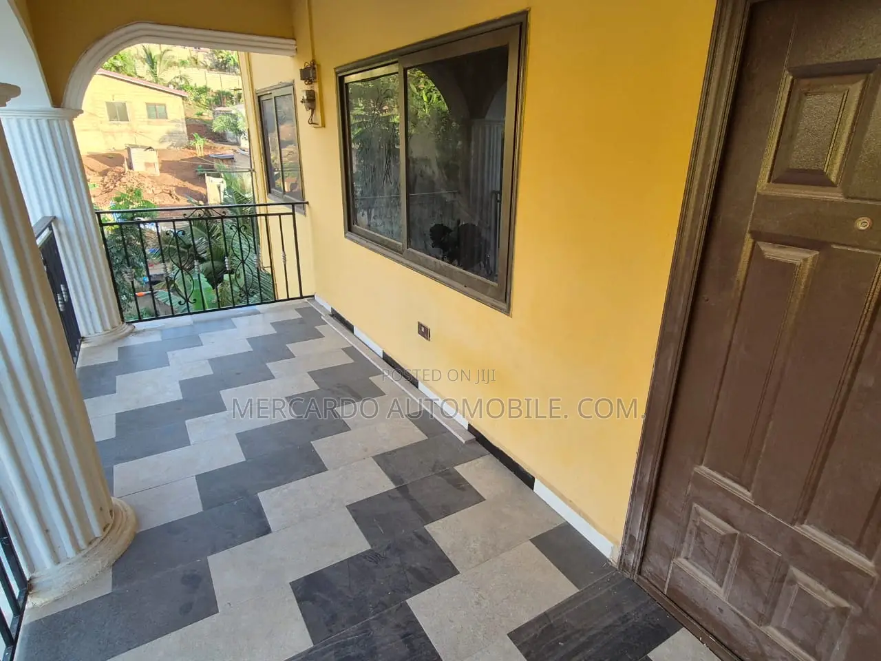 3bdrm Apartment in Ashongman Estate, Police Station for rent
