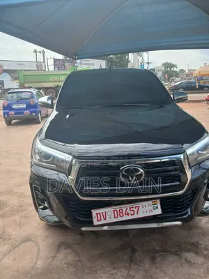Toyota Hilux 2014 Black