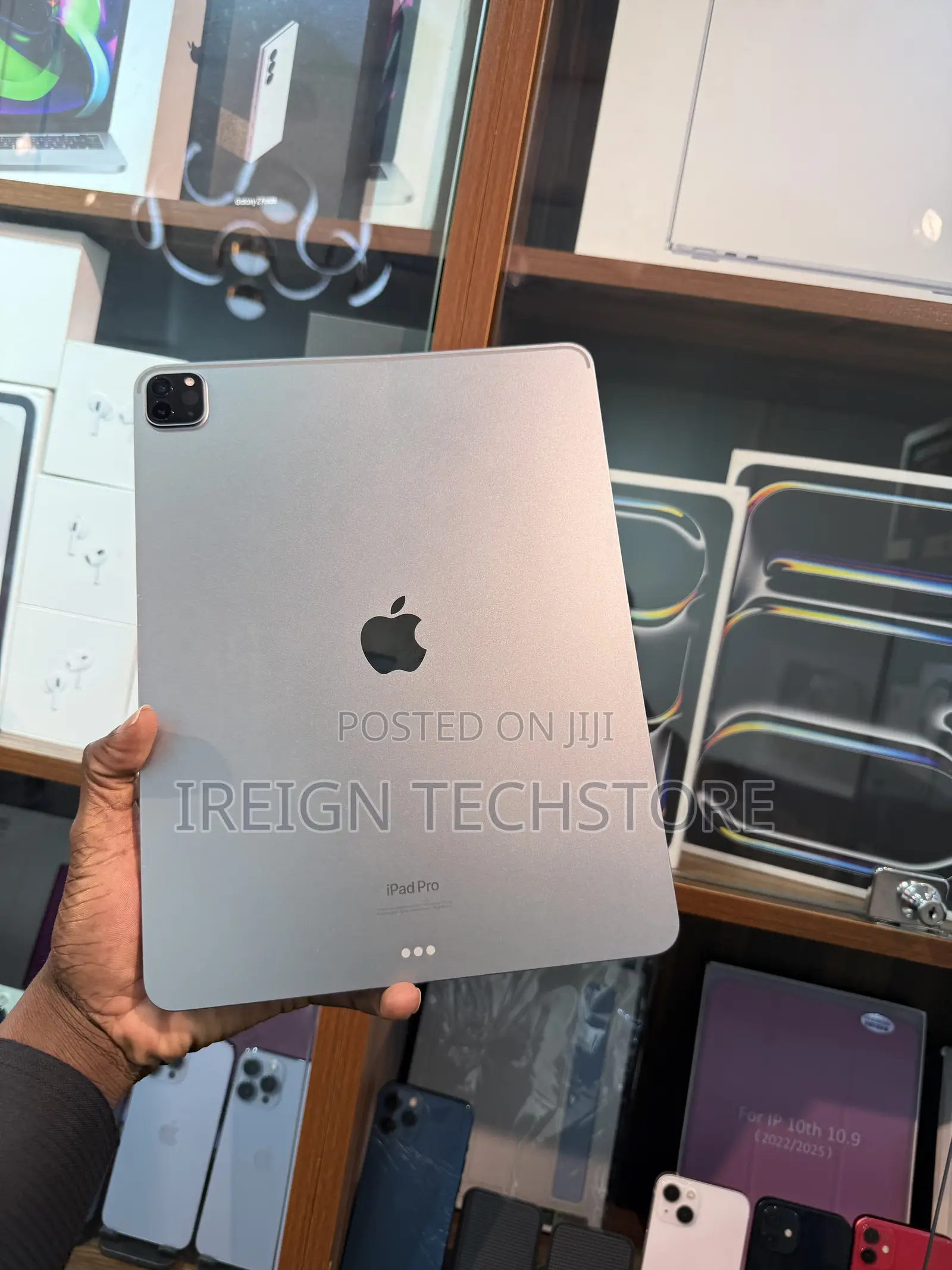 Apple iPad Pro 12.9 (2022) 128 GB Gray