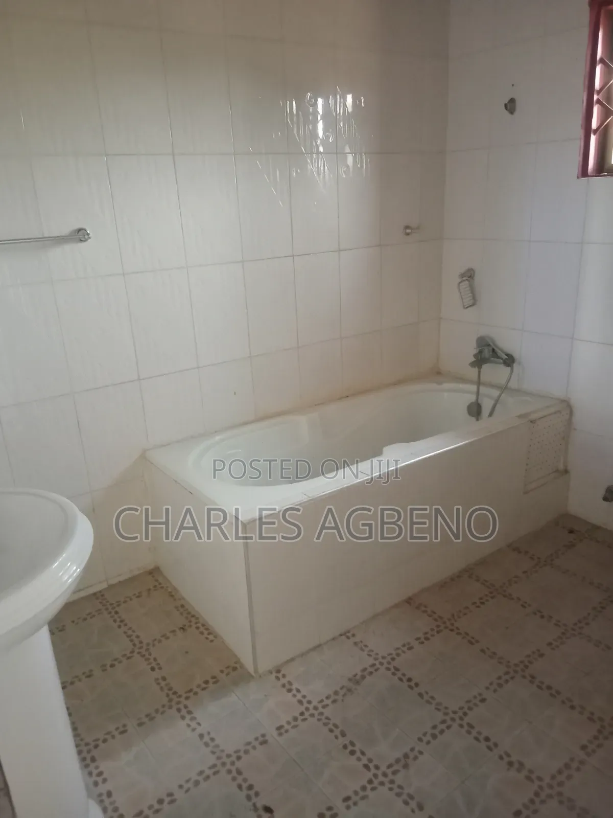 3bdrm Apartment in Commandment, Aliko, Awutu Senya East Municipal
