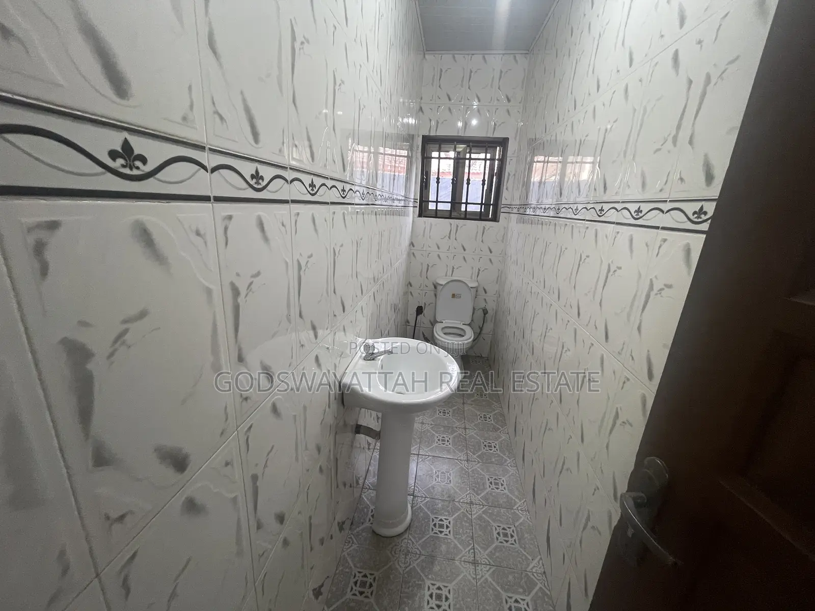 3bdrm House in East Legon, Adjiriganor for rent