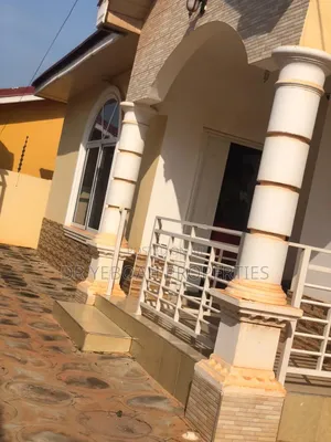 3bdrm House in Spintex:- 3 Bedrooms, Baatsona Total for rent
