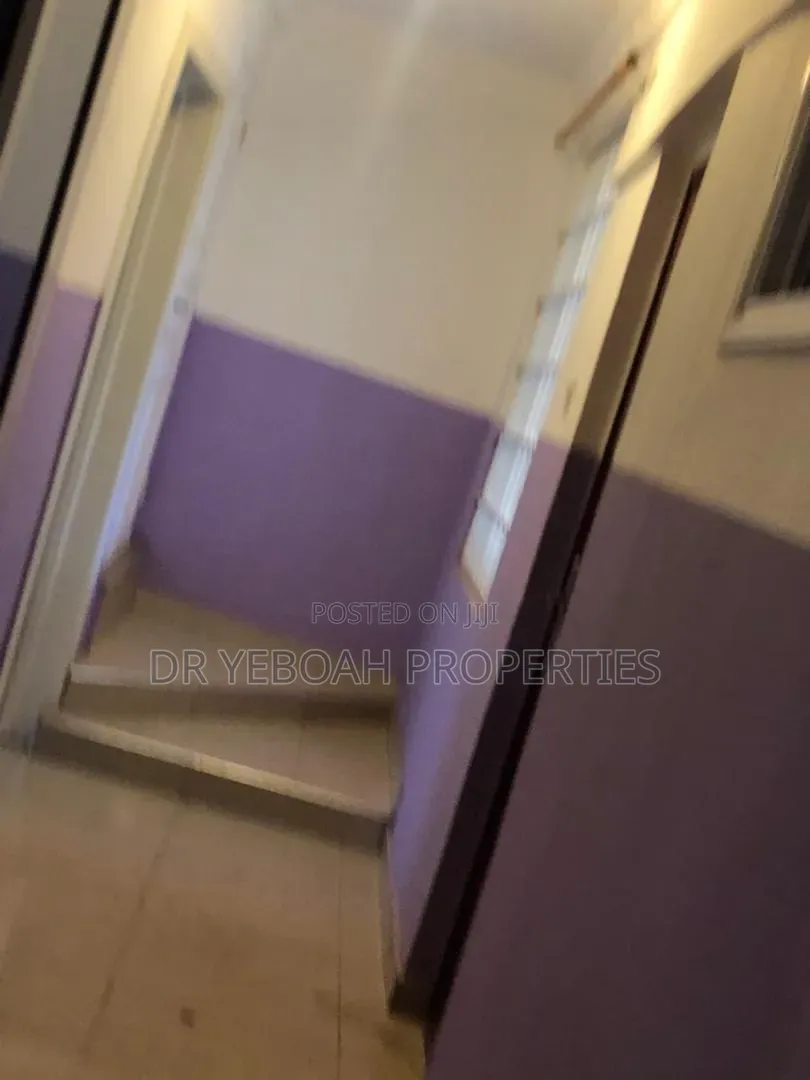 3bdrm House in Spintex:- 3 Bedrooms, Baatsona Total for rent