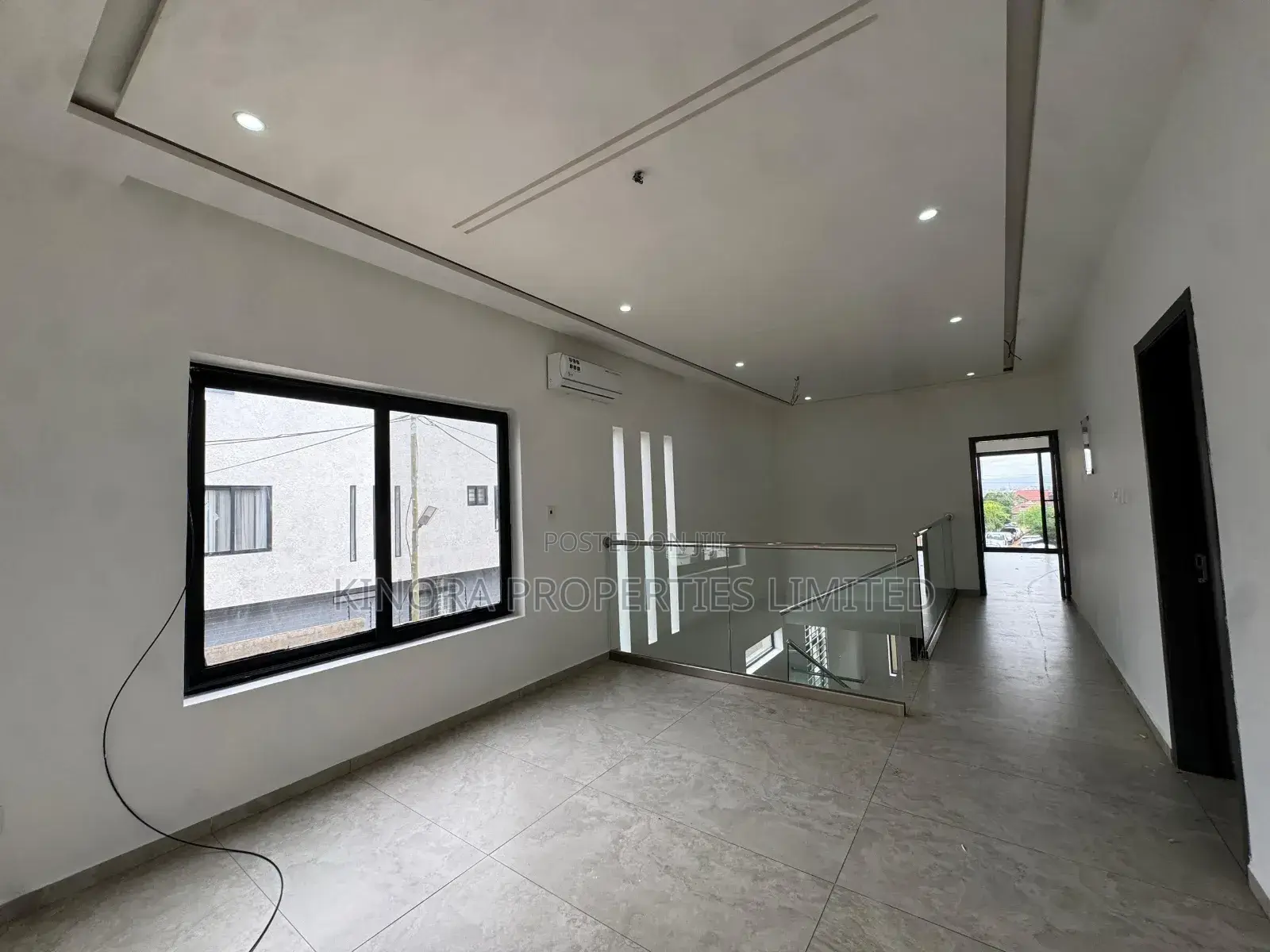 4bdrm Duplex in Ability Square for rent