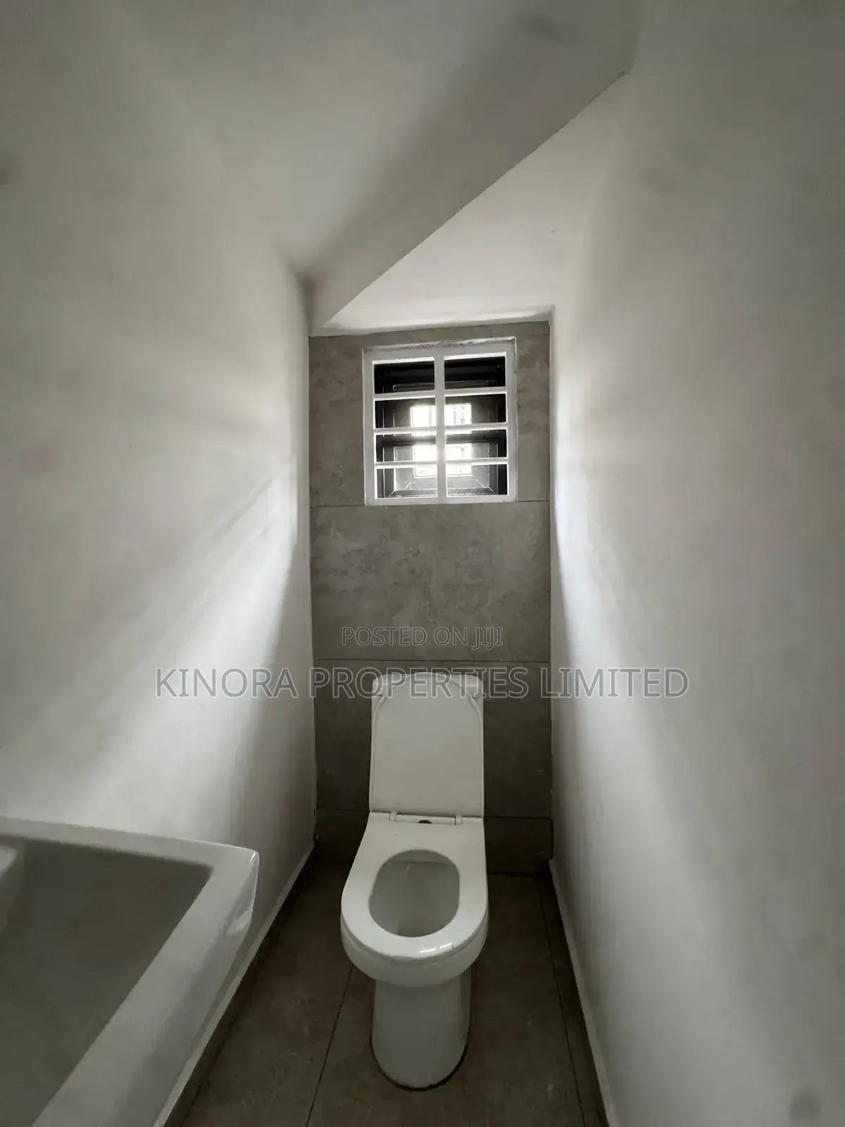 4bdrm Duplex in Ability Square for rent