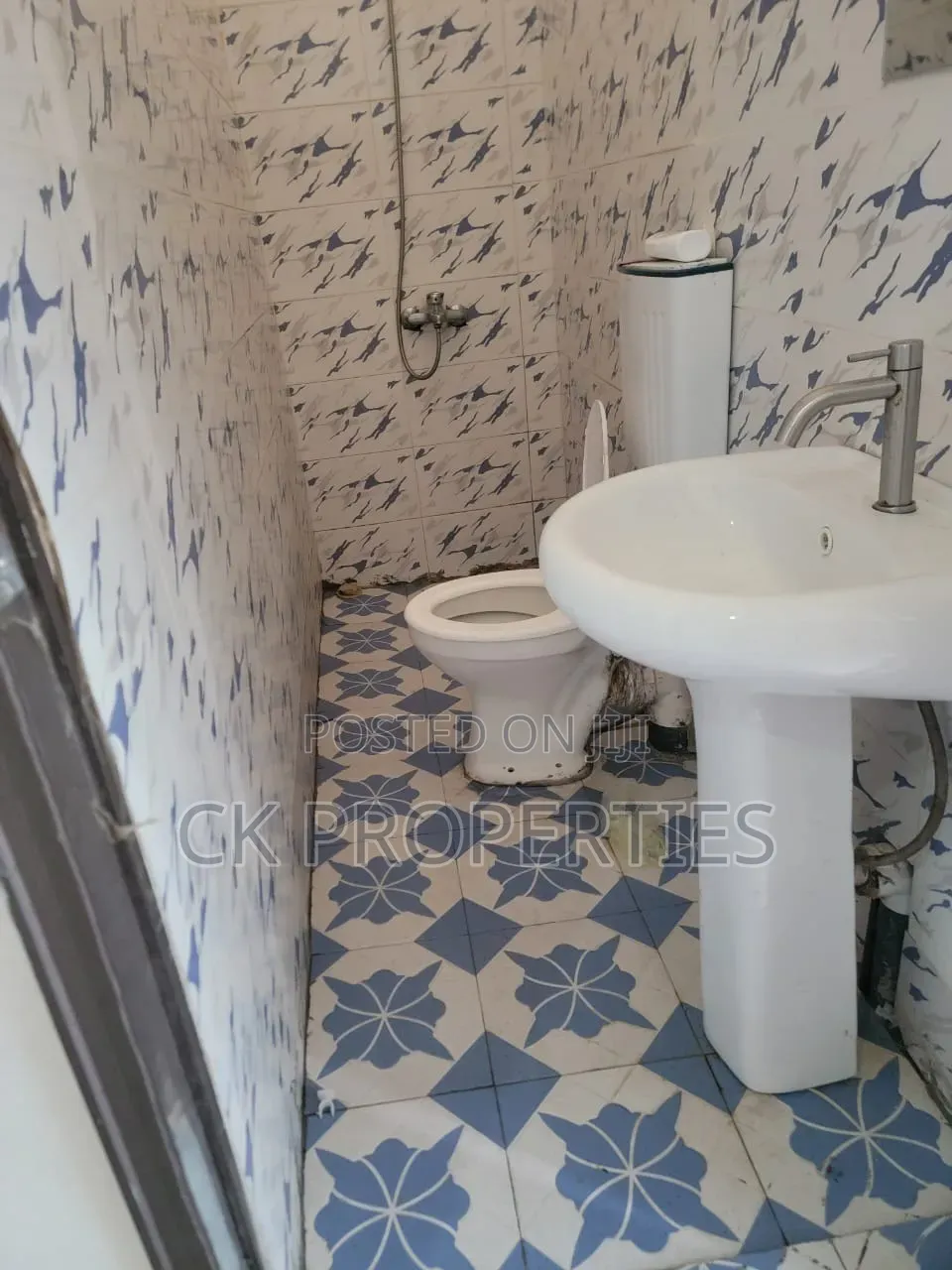 Mini Flat in Dome for rent
