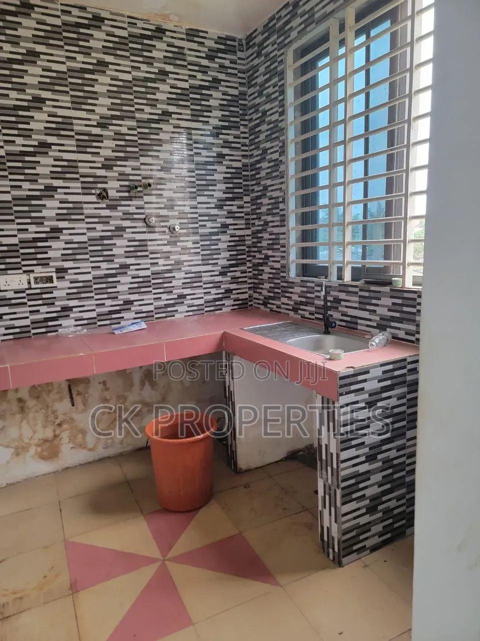 Mini Flat in Dome for rent