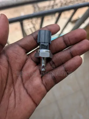 Toyota Highlander 2016,2017,2018,2019,2020,2021,22 Oil Pressure Sensor