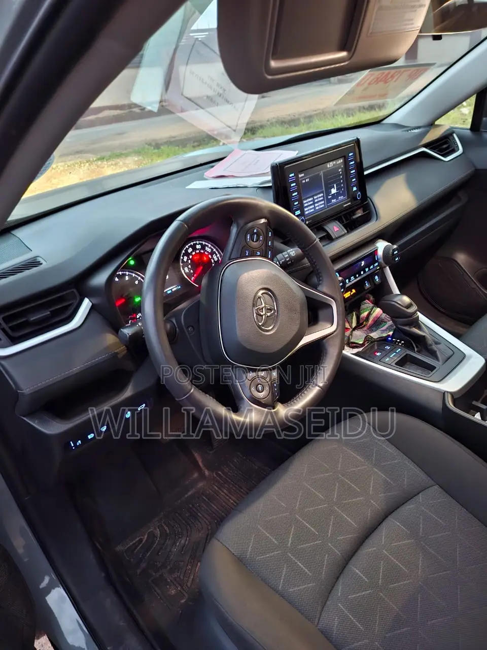 Toyota RAV4 XLE Premium AWD 2023 Gray