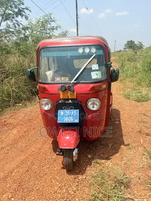 Bajaj RE 2025 Red