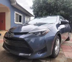 Toyota Corolla LE (1.8L 4cyl 2A) 2018 Gray