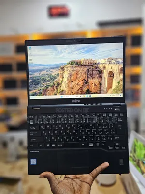 Laptop Fujitsu Lifebook U938 8GB Intel Core i5 SSD 256GB