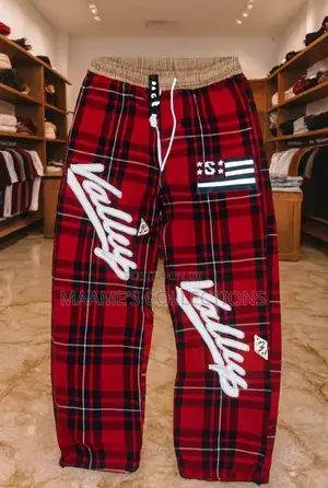 Simplistic Fashion Men's Plaid Print Long Jogger Pants /