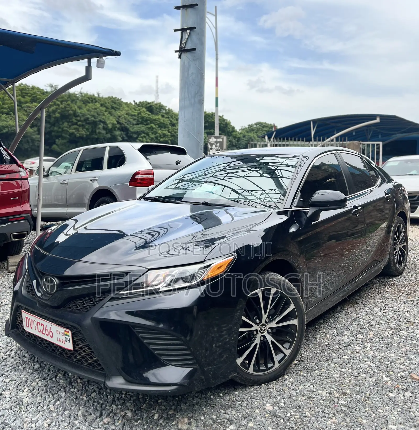Toyota Camry SE FWD 2020 Black