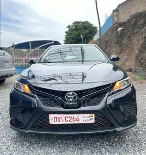 Toyota Camry SE FWD 2020 Black