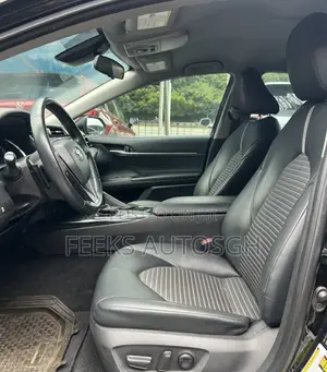Toyota Camry SE FWD 2020 Black
