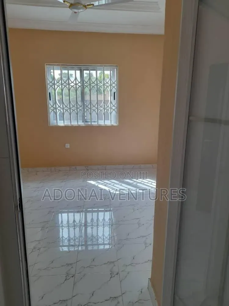 3bdrm House in Sokoban Kwamonma, Kumasi Metropolitan for sale
