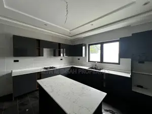 5bdrm House in 5  Bedroom House For for sale