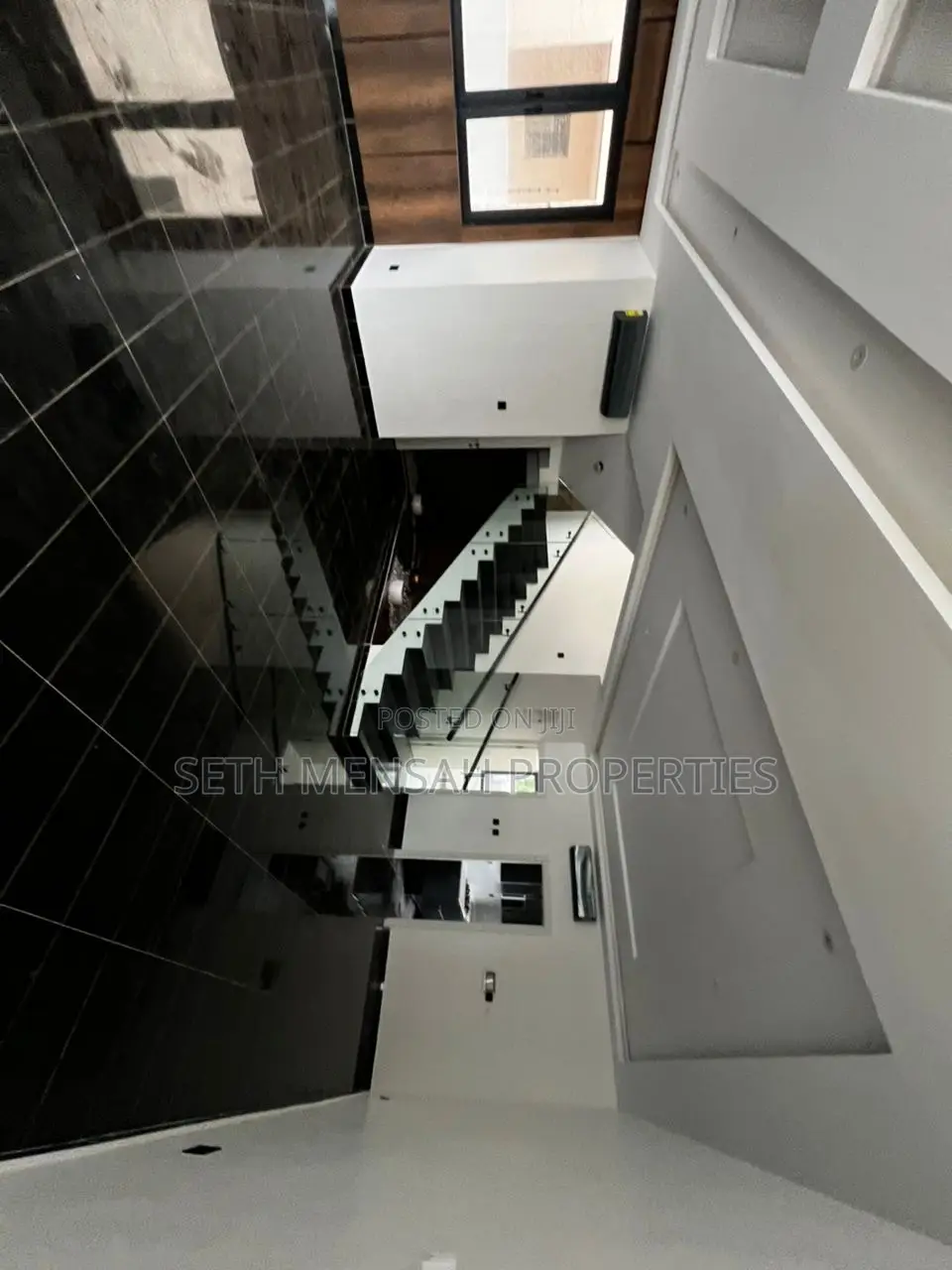 5bdrm House in 5  Bedroom House For for sale