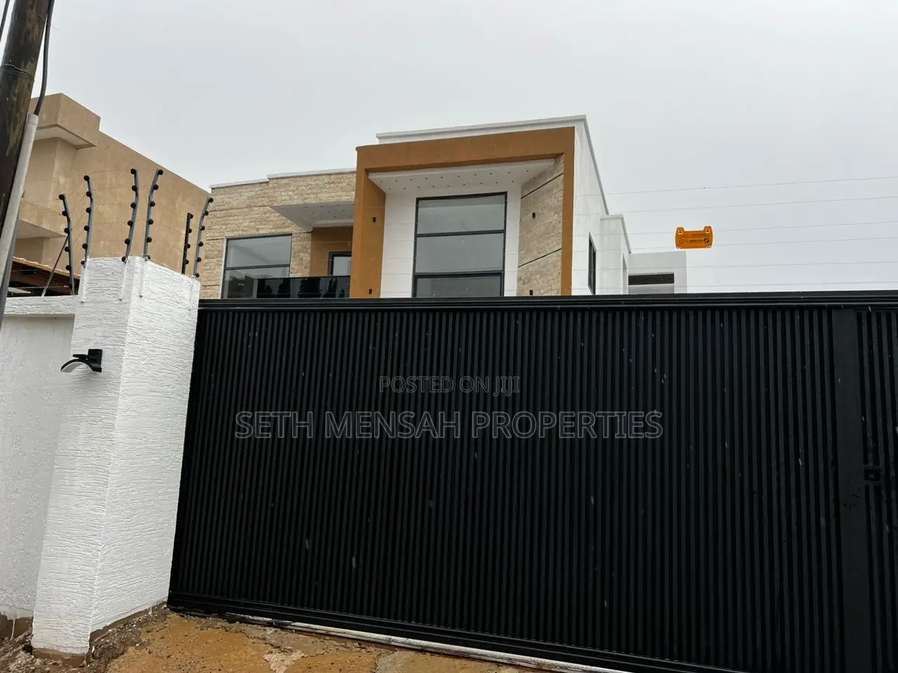 5bdrm House in 5  Bedroom House For for sale