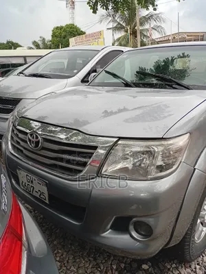 Toyota Hilux 2012 Gray