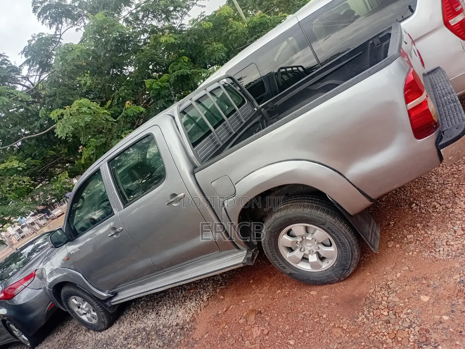 Toyota Hilux 2012 Gray