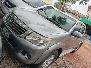 Toyota Hilux 2012 Gray