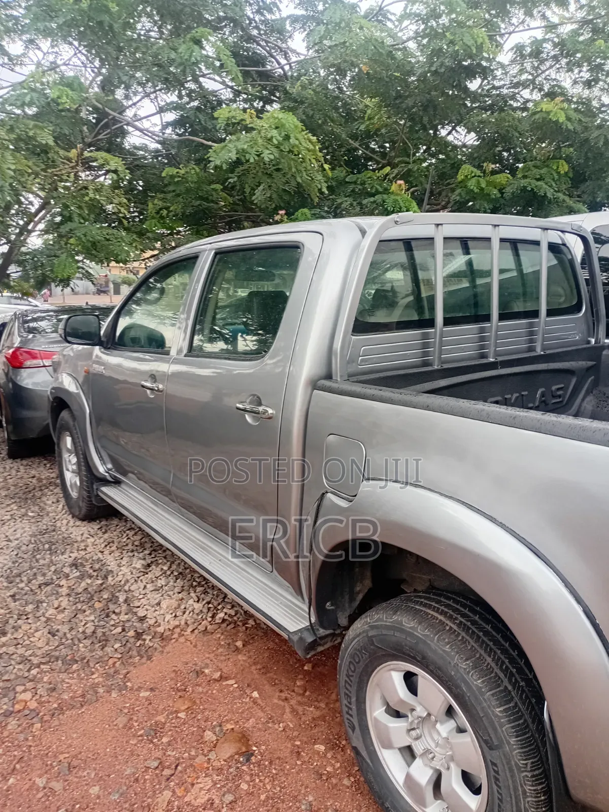 Toyota Hilux 2012 Gray