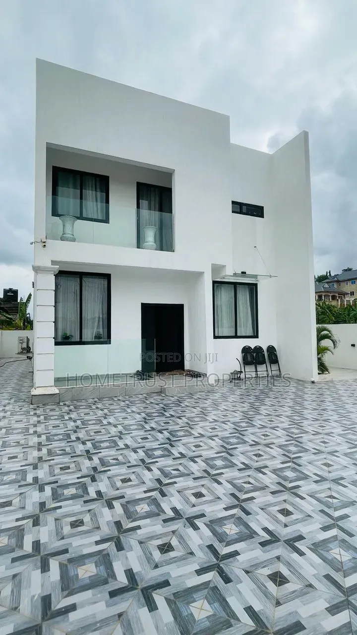 3bdrm Duplex in Amasaman Katapor for sale