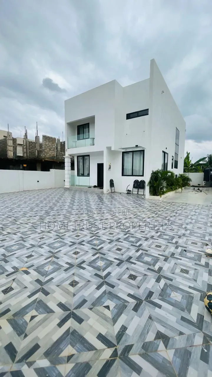 3bdrm Duplex in Amasaman Katapor for sale