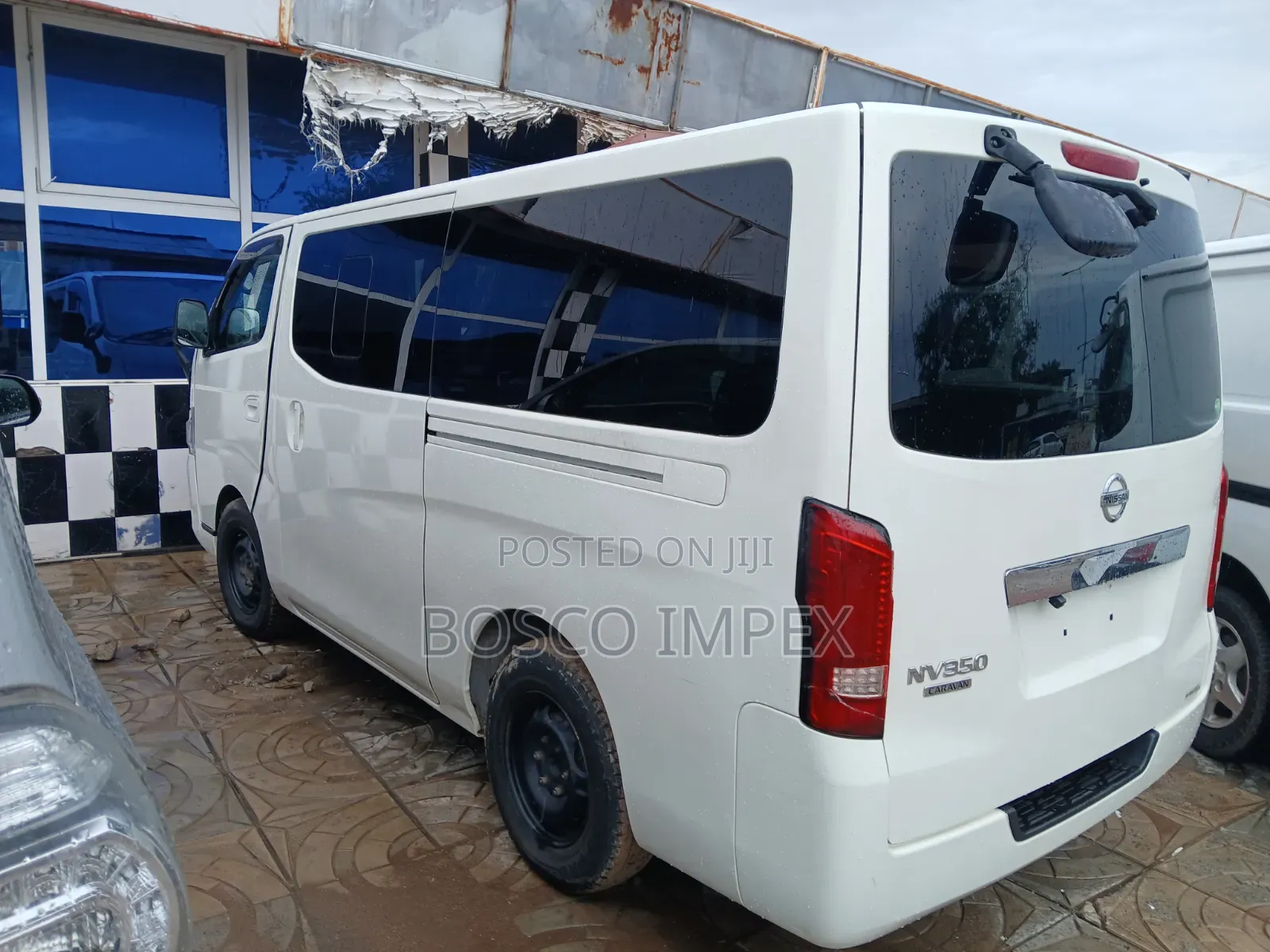 Nissan Caravan (Urvan) 2012 White