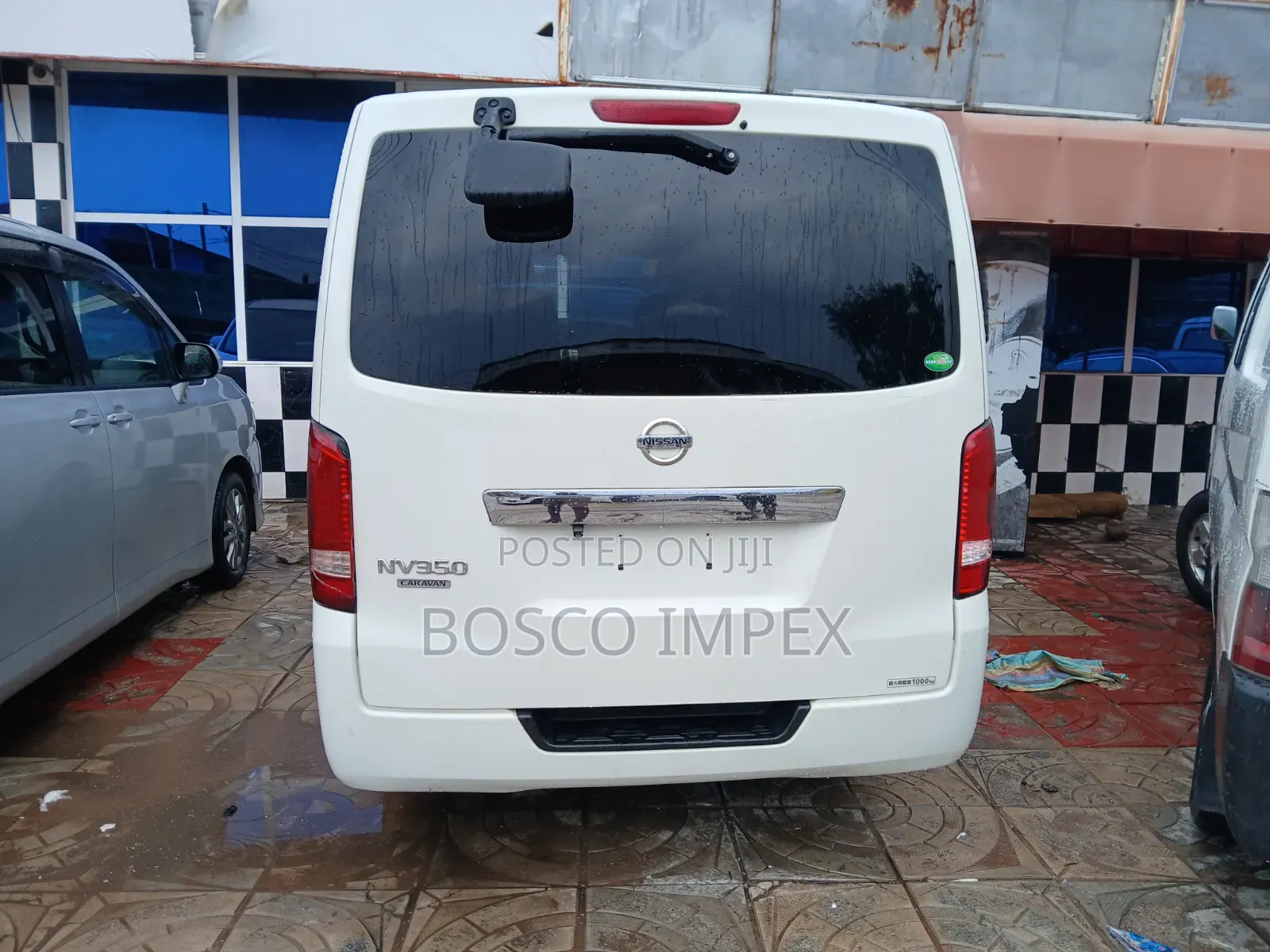 Nissan Caravan (Urvan) 2012 White