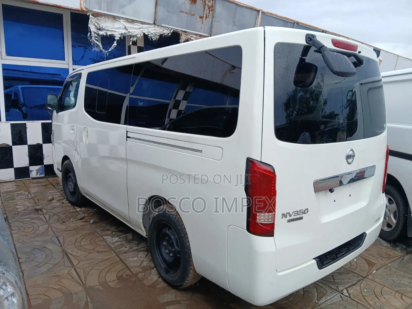 Nissan Caravan (Urvan) 2012 White