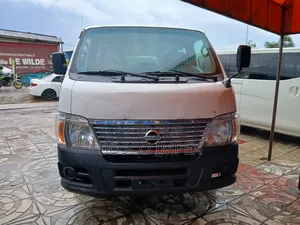 Nissan Caravan (Urvan) 2009 White
