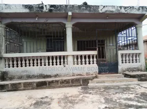 4bdrm House in Brother K Estate, Kumasi Metropolitan for sale