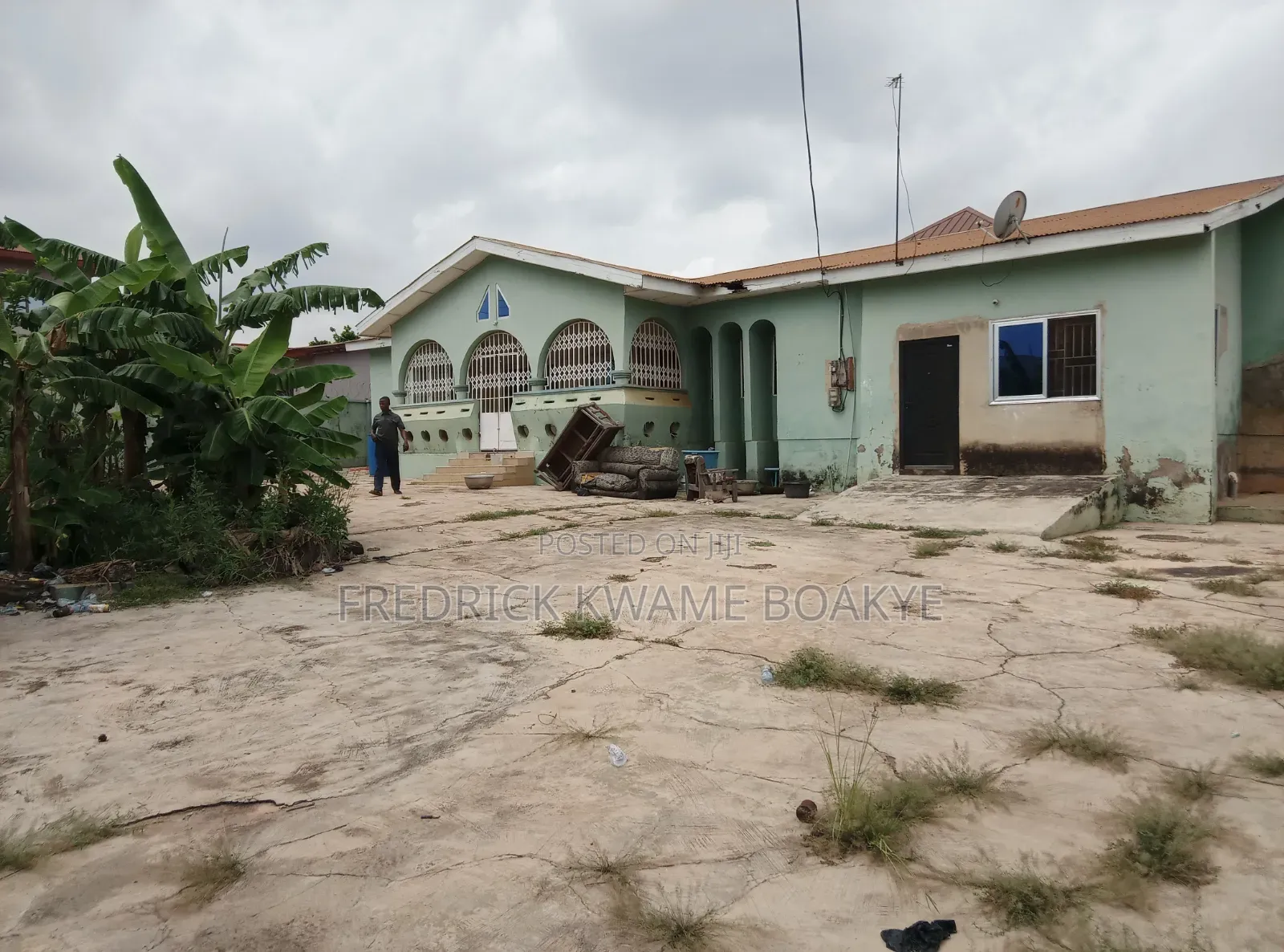 6bdrm House in Brother K Estate, Kumasi Metropolitan for sale