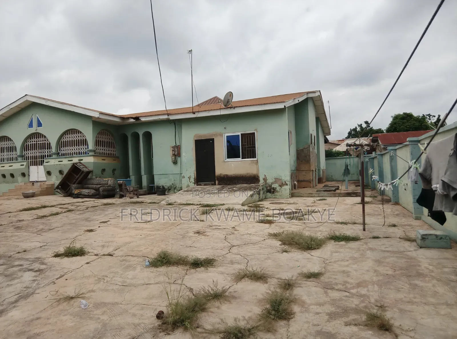 6bdrm House in Brother K Estate, Kumasi Metropolitan for sale