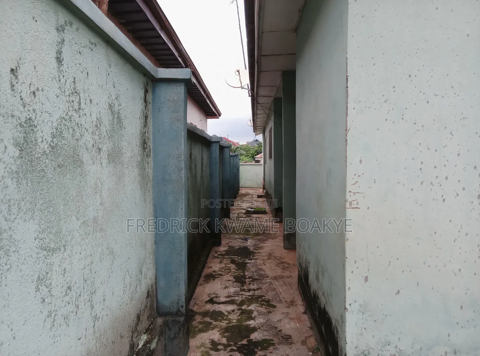 6bdrm House in Brother K Estate, Kumasi Metropolitan for sale