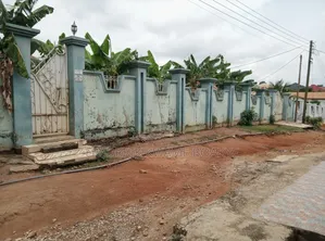 6bdrm House in Brother K Estate, Kumasi Metropolitan for sale