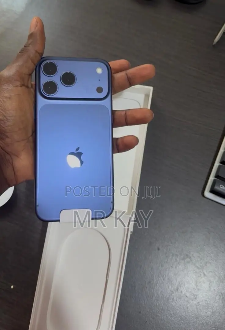 New Apple iPhone 17 Pro Max 256 GB Blue