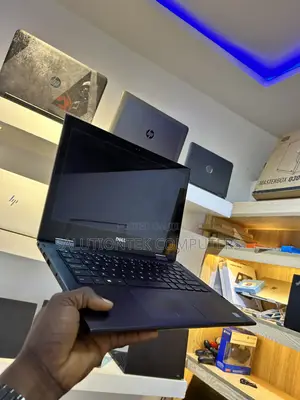 Laptop Dell Latitude 3390 8GB Intel Core i5 SSD 256GB