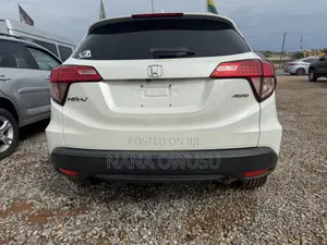 Honda HR-V 4dr SUV (1.5L 4cyl CVT) 2016 White