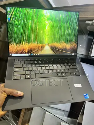 Laptop Dell Precision 5560 32GB Intel Core i7 SSD 512GB