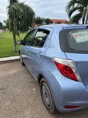 Toyota Yaris LE Hatchback 5dr 2013 Blue