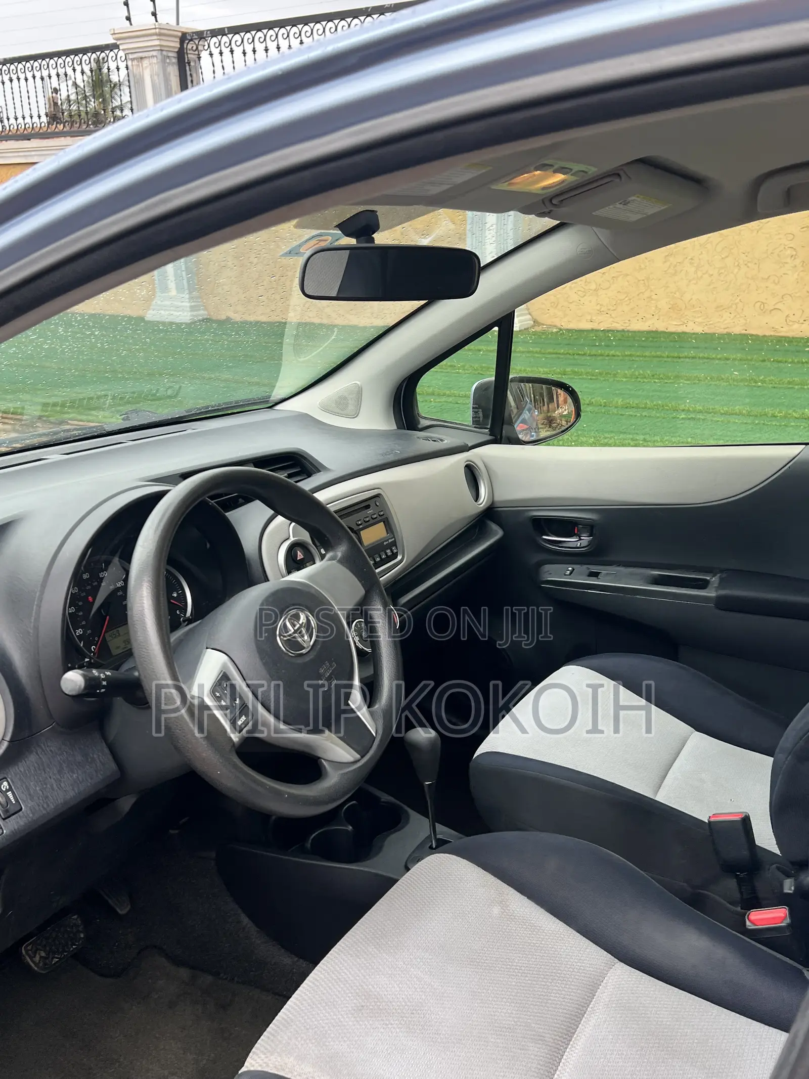 Toyota Yaris LE Hatchback 5dr 2013 Blue